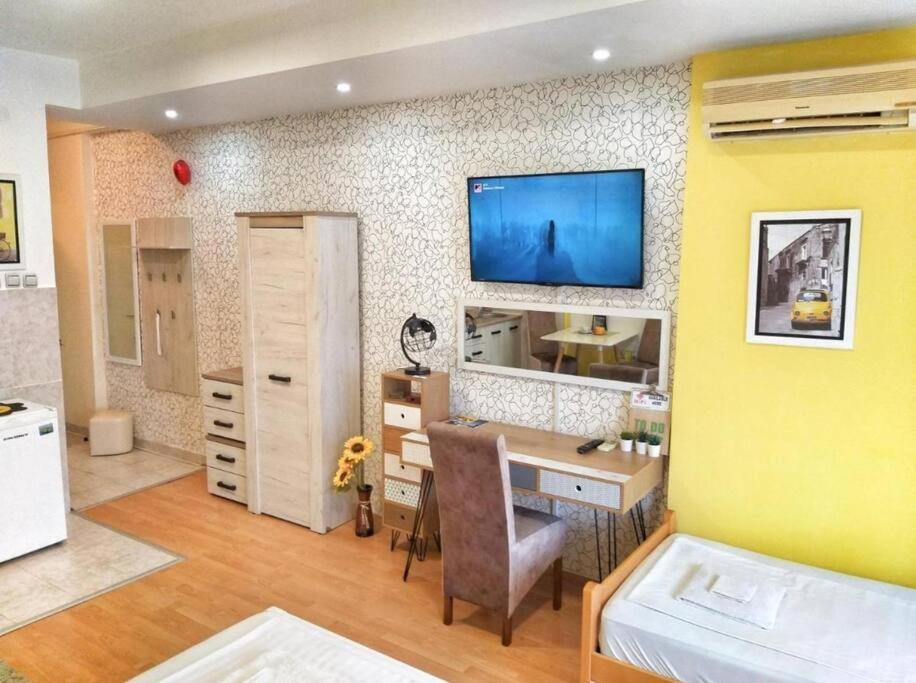 Yellow Diamond Ni Екстериор снимка